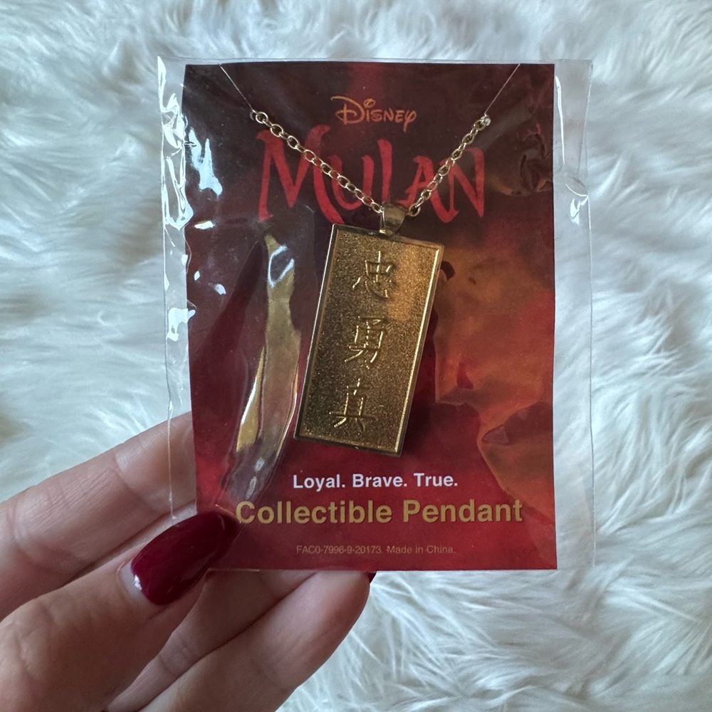 Disney Mulan Pendant Necklace NWT